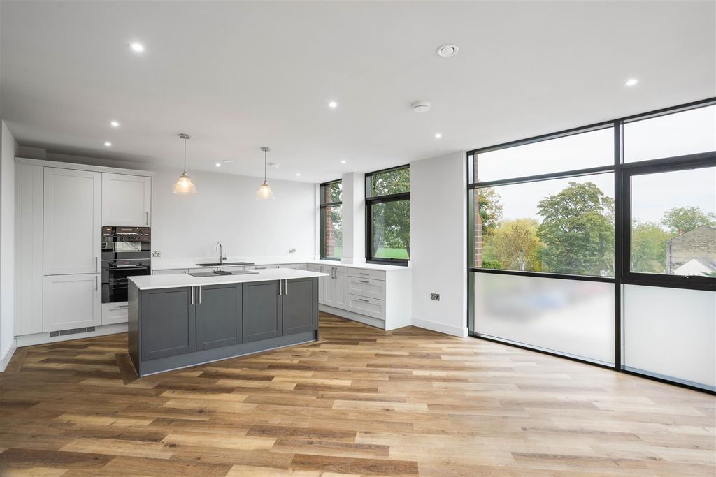 Property photo 1 of 14 00012.Jpg