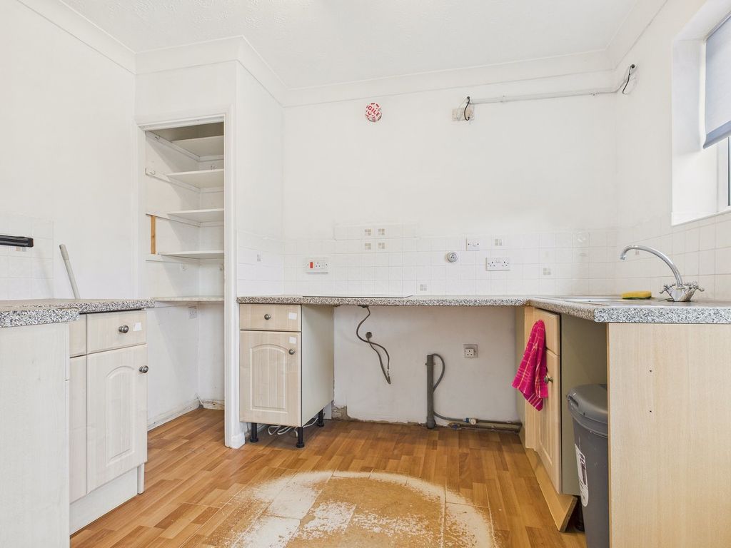 Property photo 3 of 11