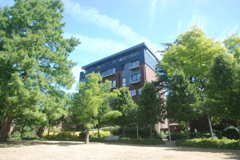 Property photo 1 of 8