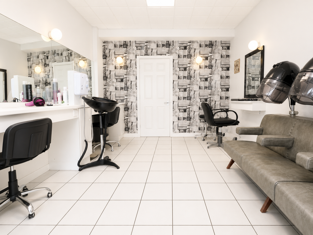 Property photo 2 of 10 5744A990-DC2B-4623-9A1E-3BA0241F29B4