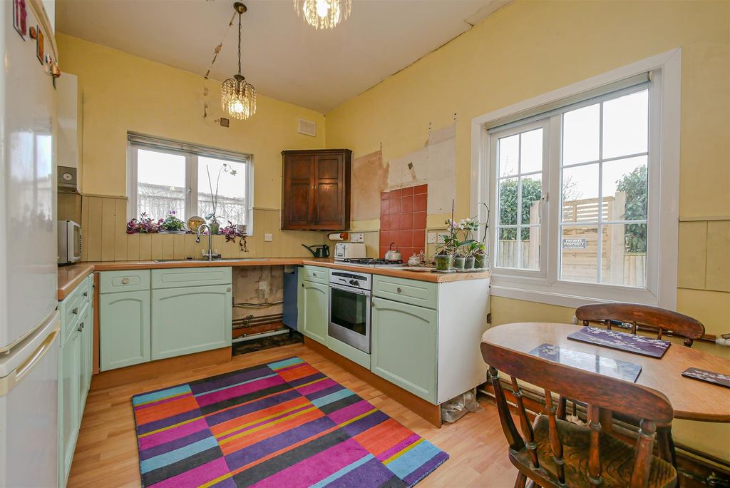Property photo 3 of 16 Kitchen/Breakfast Room