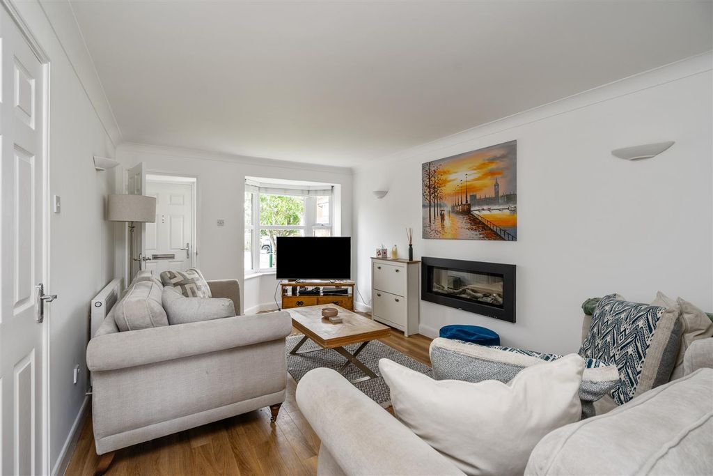 Property photo 2 of 12 16 Glaston Drive_4.Jpg