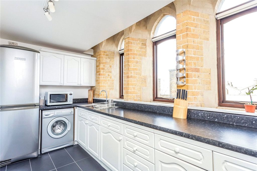 Property photo 3 of 11 Picture No. 29