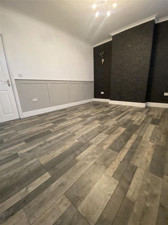 Property photo 2 of 10 Lounge