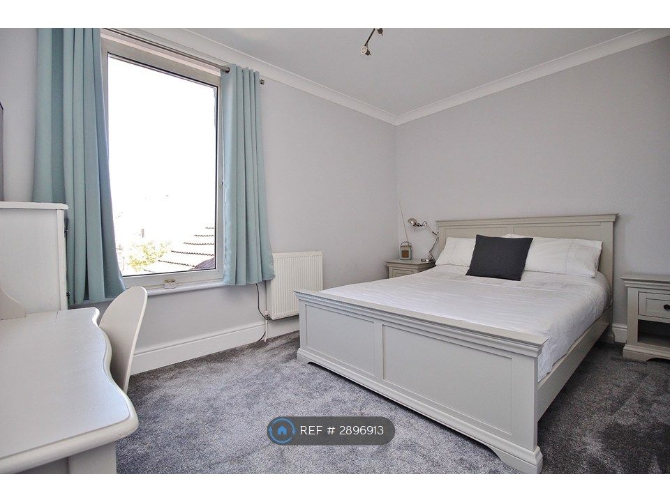Property photo 2 of 11 Bedroom 1 (Furniture For Illustration Only)
