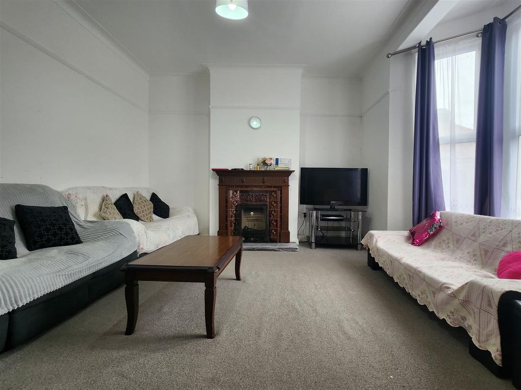 Property photo 3 of 13 R2.Jpg