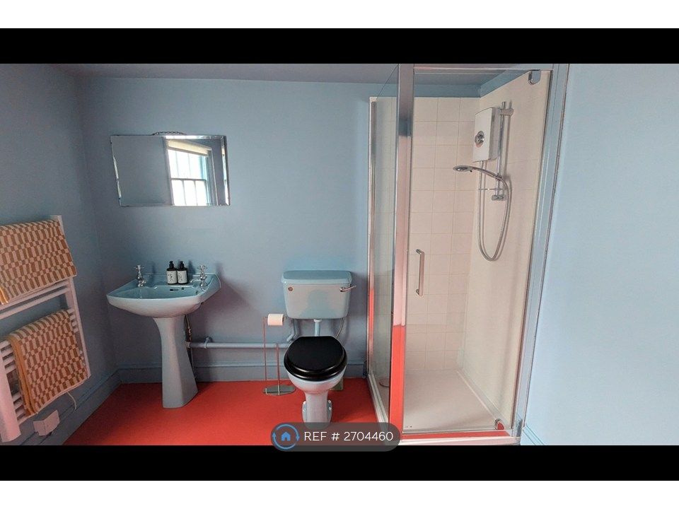 Property photo 1 of 12 Bathroom Suite