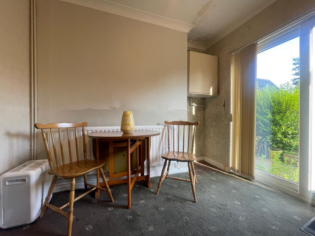 Property photo 3 of 9 Dining Room