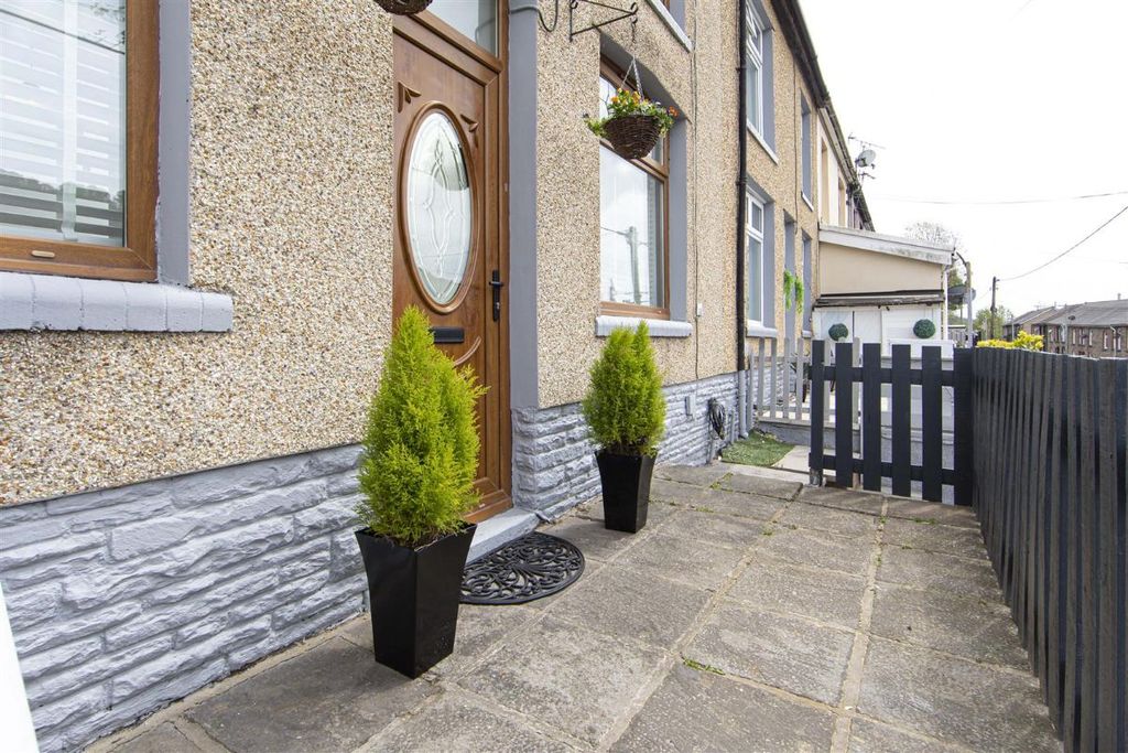 Property photo 3 of 23