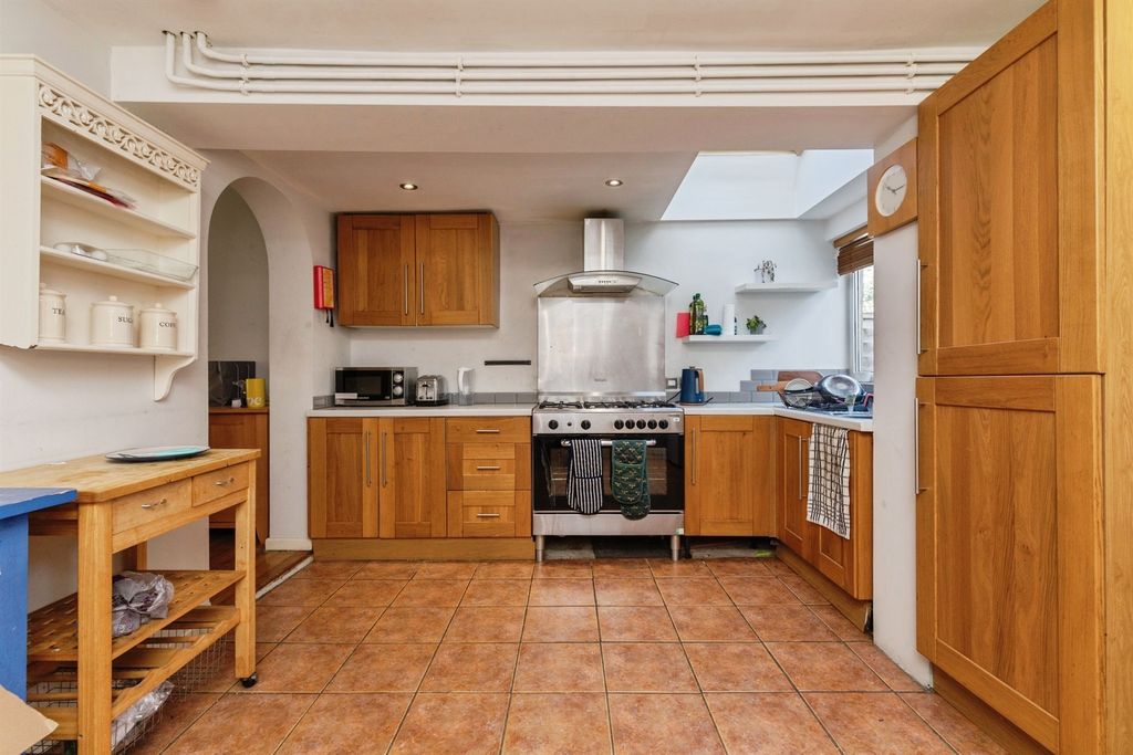 Property photo 3 of 14