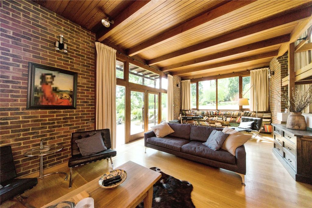Property photo 3 of 21 Picture No. 02
