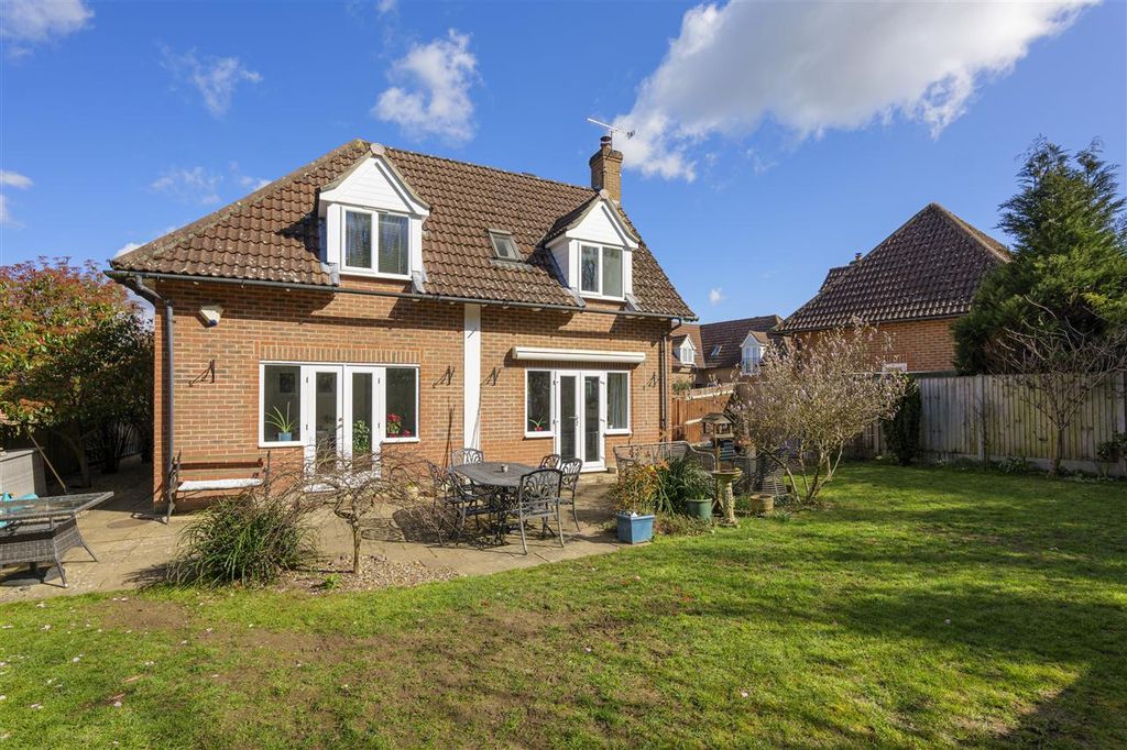 Property photo 2 of 31