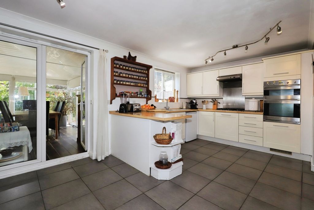 Property photo 3 of 29 Pbox-Img.Jpg