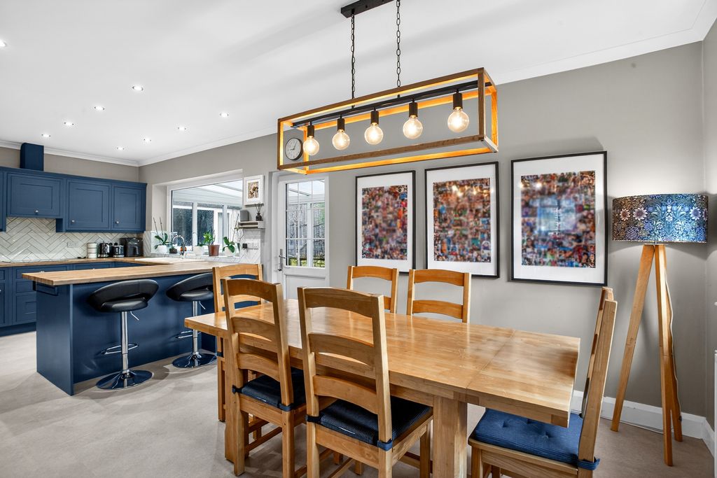 Property photo 1 of 30 Kitchen/Diner