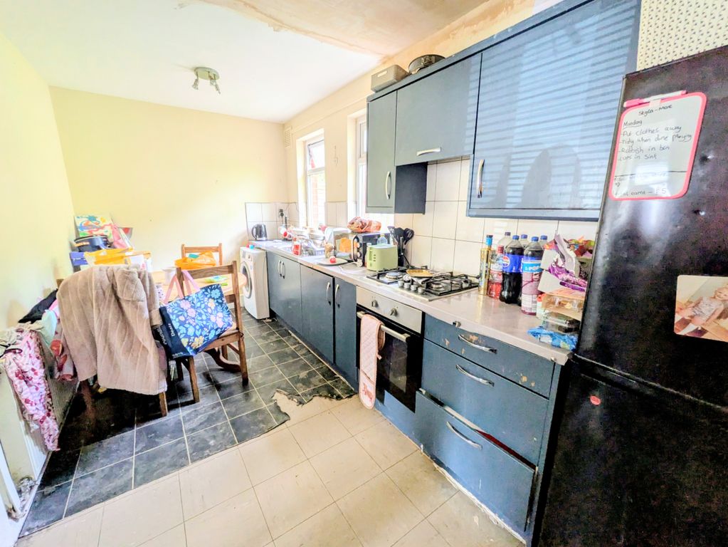 Property photo 3 of 17 1000043954