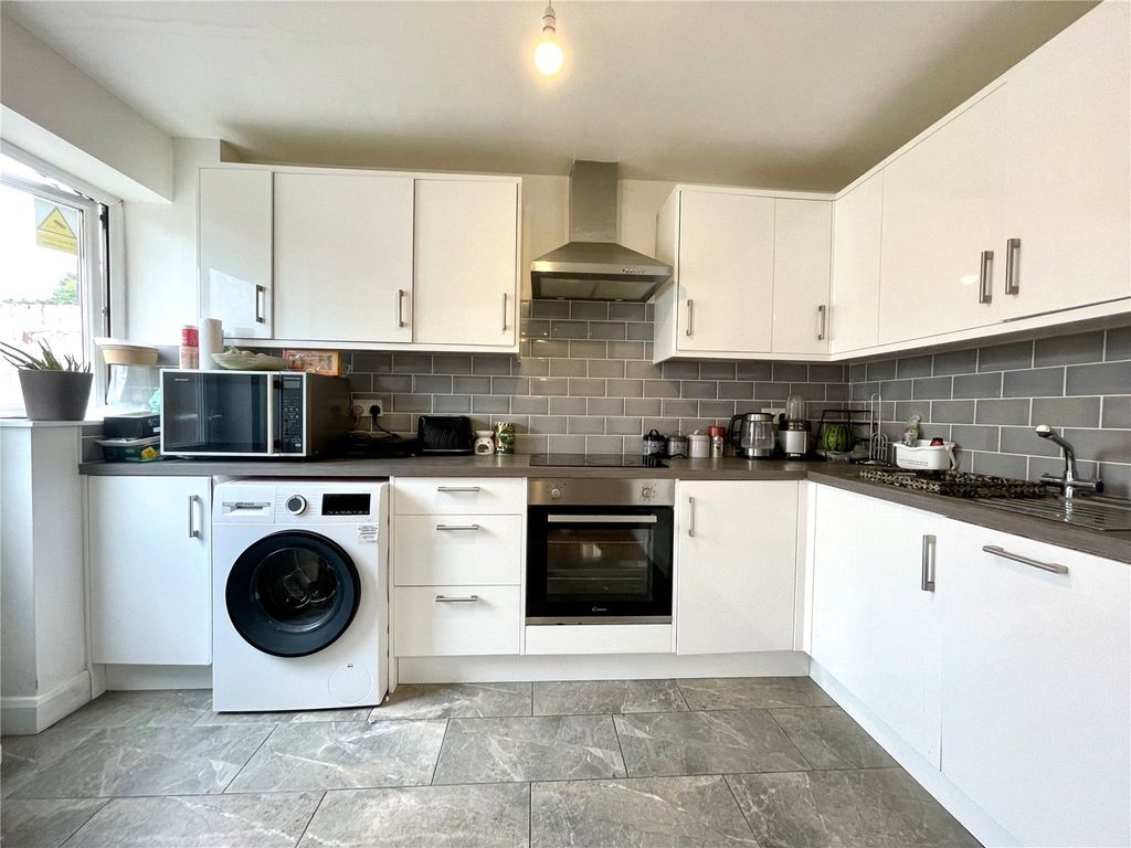 Property photo 2 of 10 Picture No. 15