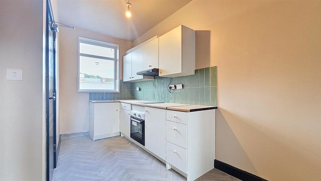 Property photo 2 of 6 Kitchen.Jpg