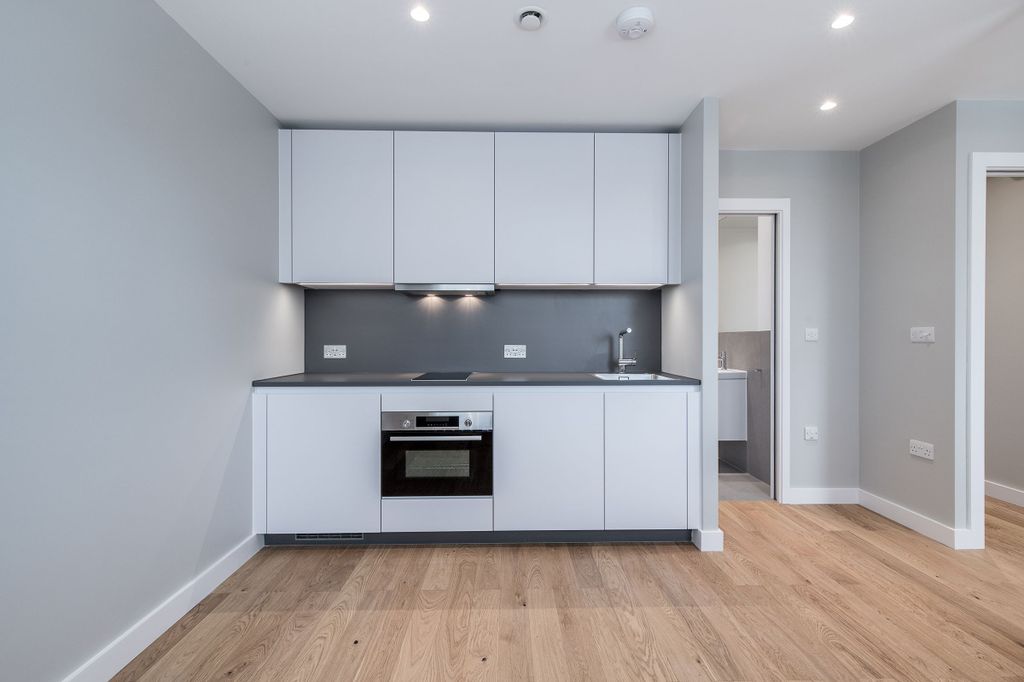 Property photo 2 of 19 Kitchen