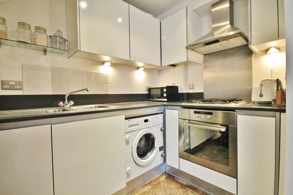 Property photo 3 of 7 Kitchen