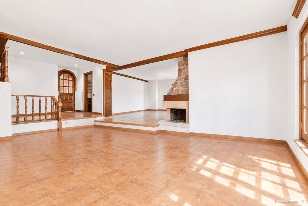 Property photo 3 of 40