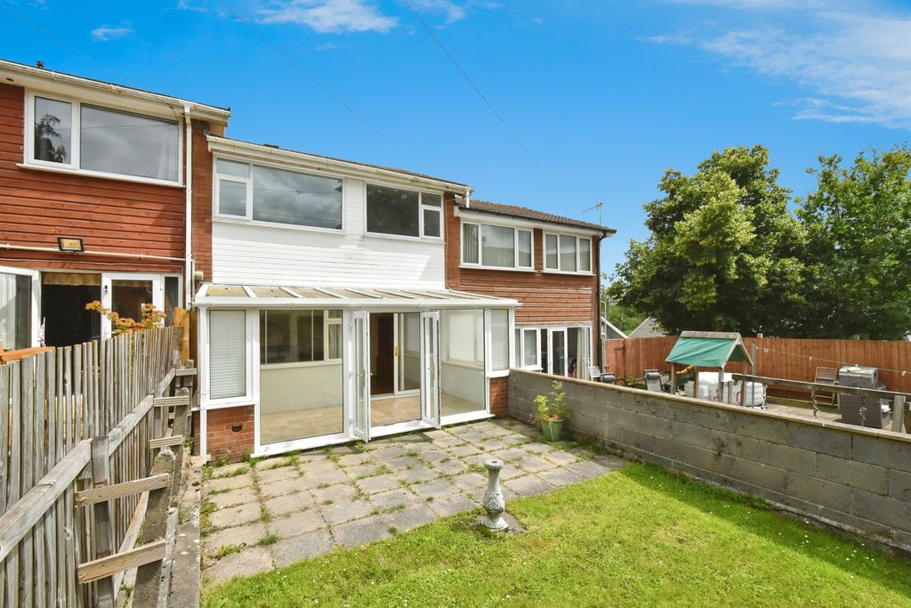 Property photo 2 of 17
