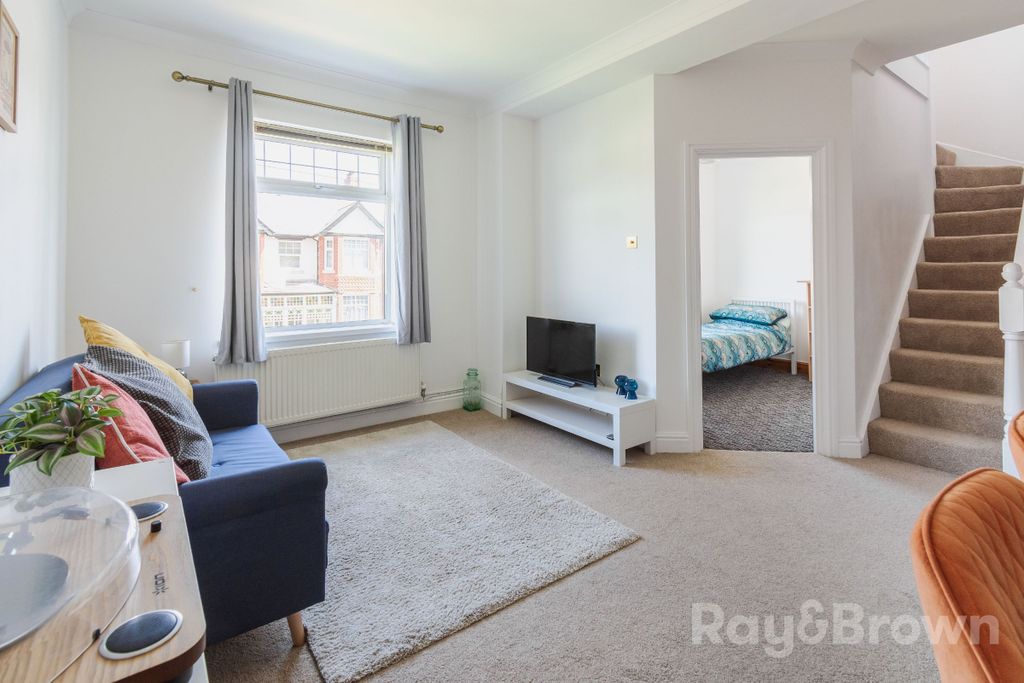 Property photo 2 of 35