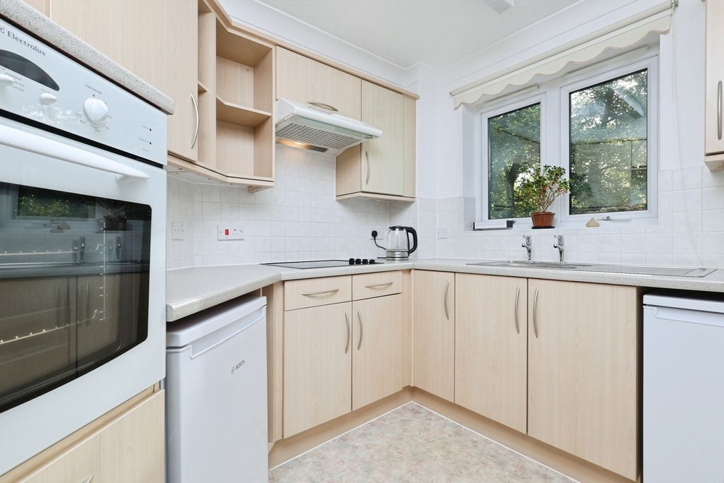 Property photo 2 of 12 Kitchen