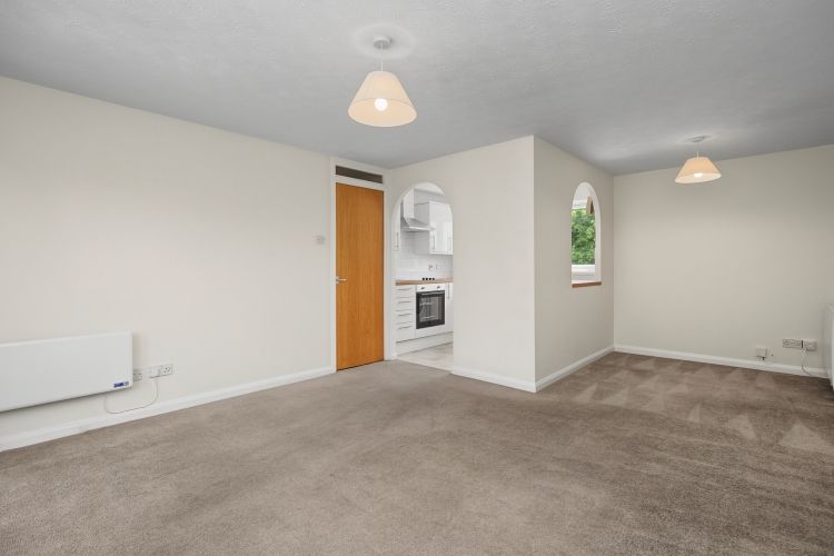 Property photo 2 of 8 333821