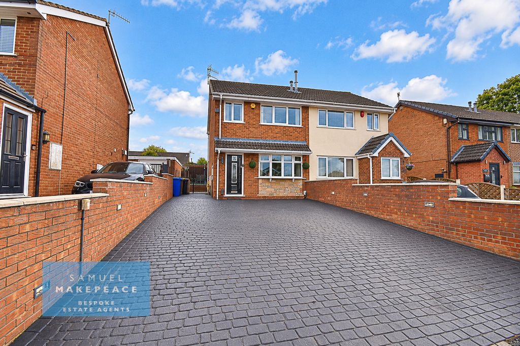 Property photo 1 of 22 Spacious Three Bedroom Family Home With Conservatory And Ample Parking