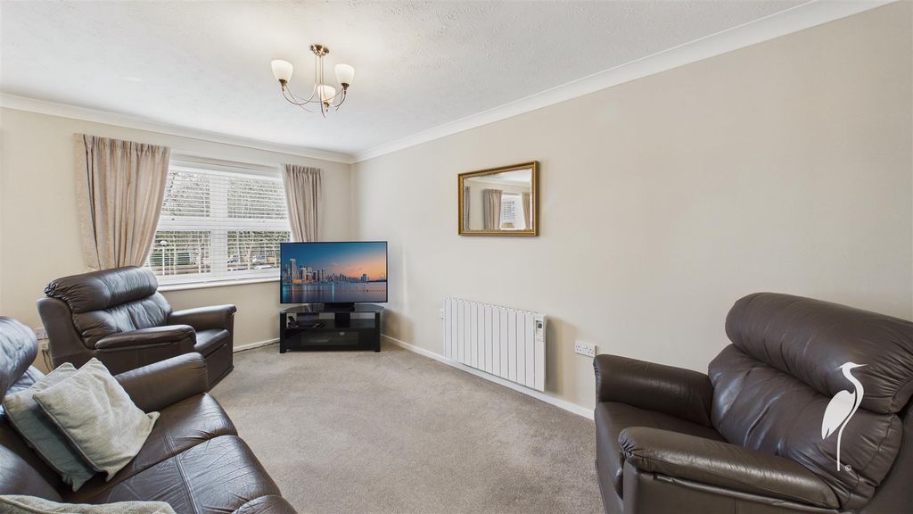 Property photo 3 of 17 Lounge/Diner