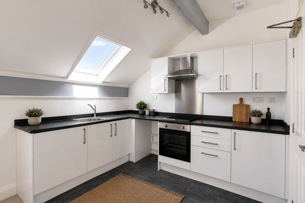 Property photo 2 of 10 Kitchen