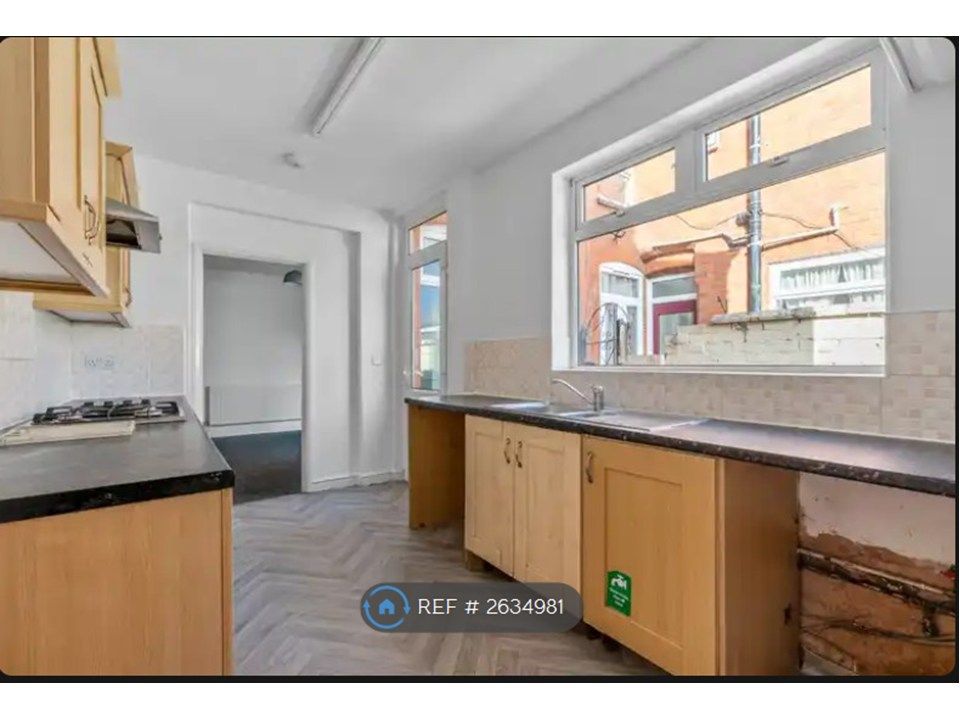 Property photo 1 of 15 Kitchen