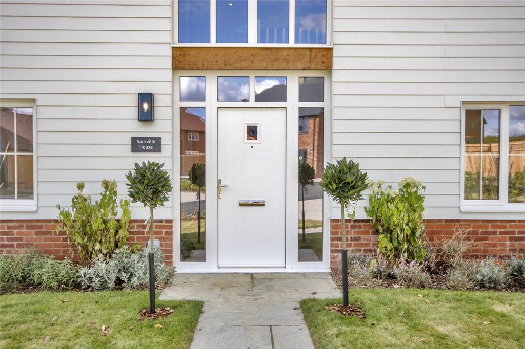 Property photo 3 of 14 Sackville House