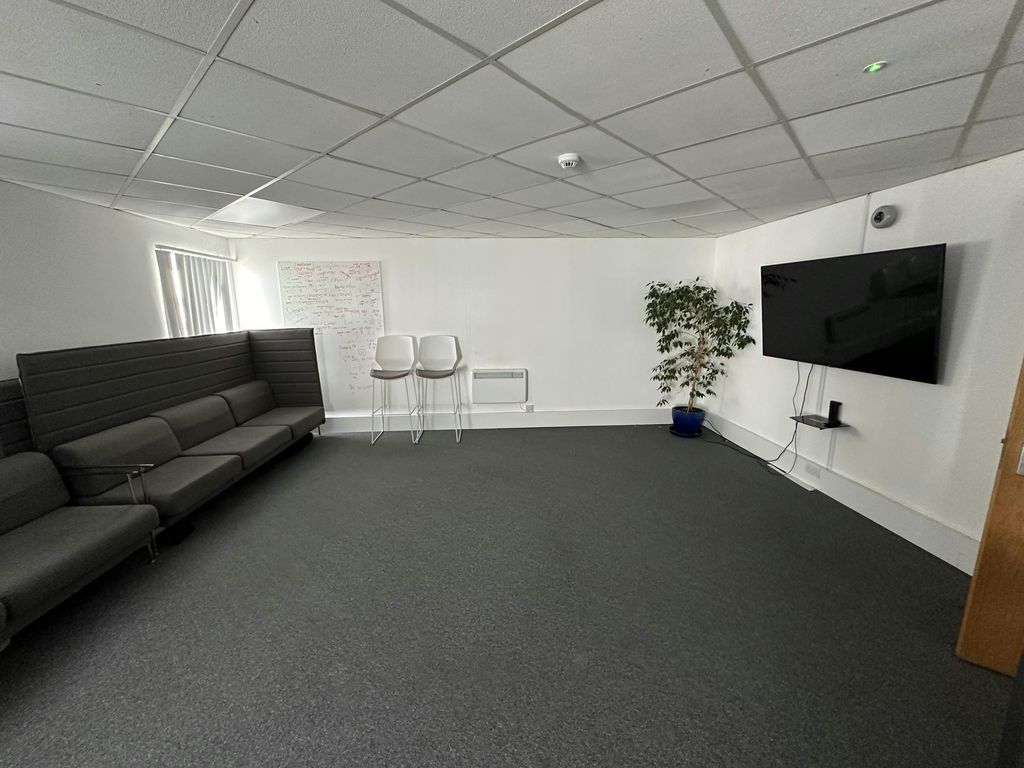 Property photo 3 of 9 Img_1432.Jpg