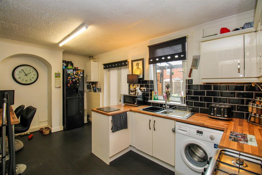 Property photo 3 of 9 Kitchen/Diner