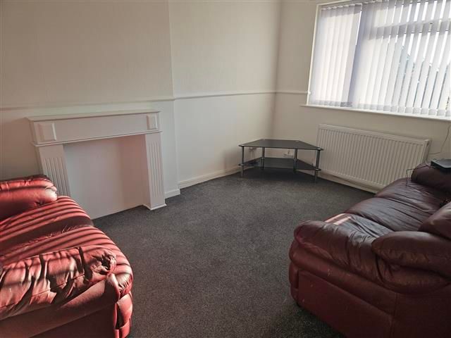 Property photo 2 of 5 Living Room