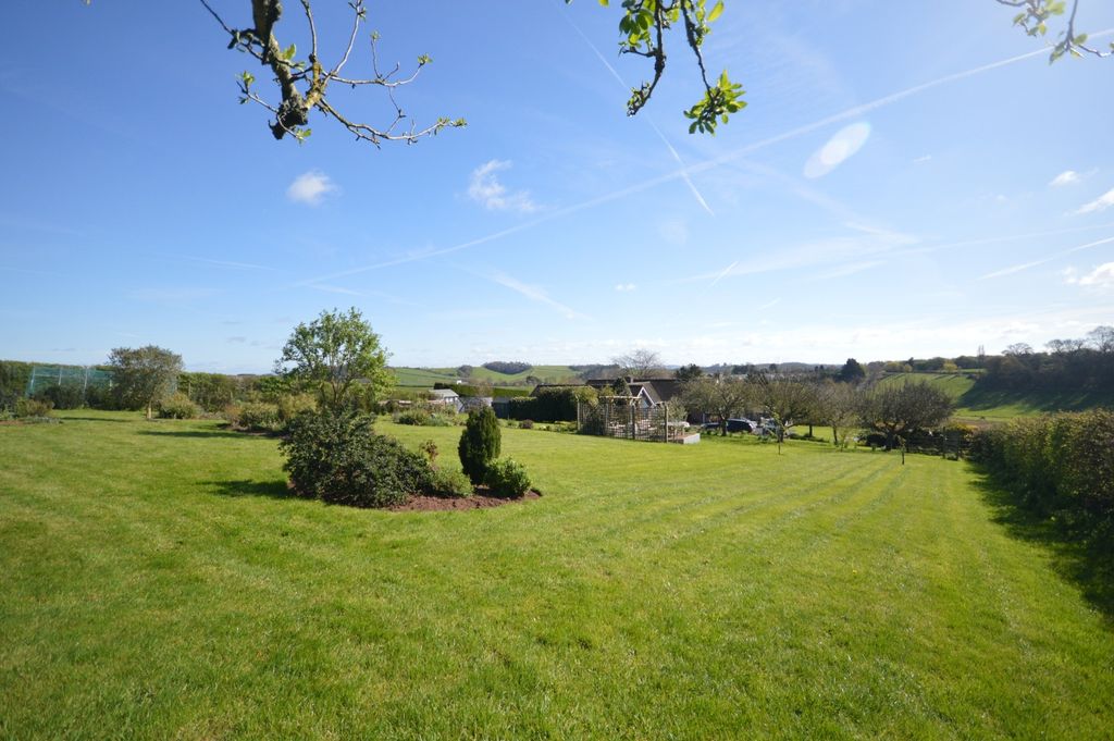 Property photo 3 of 41 Picture No. 93