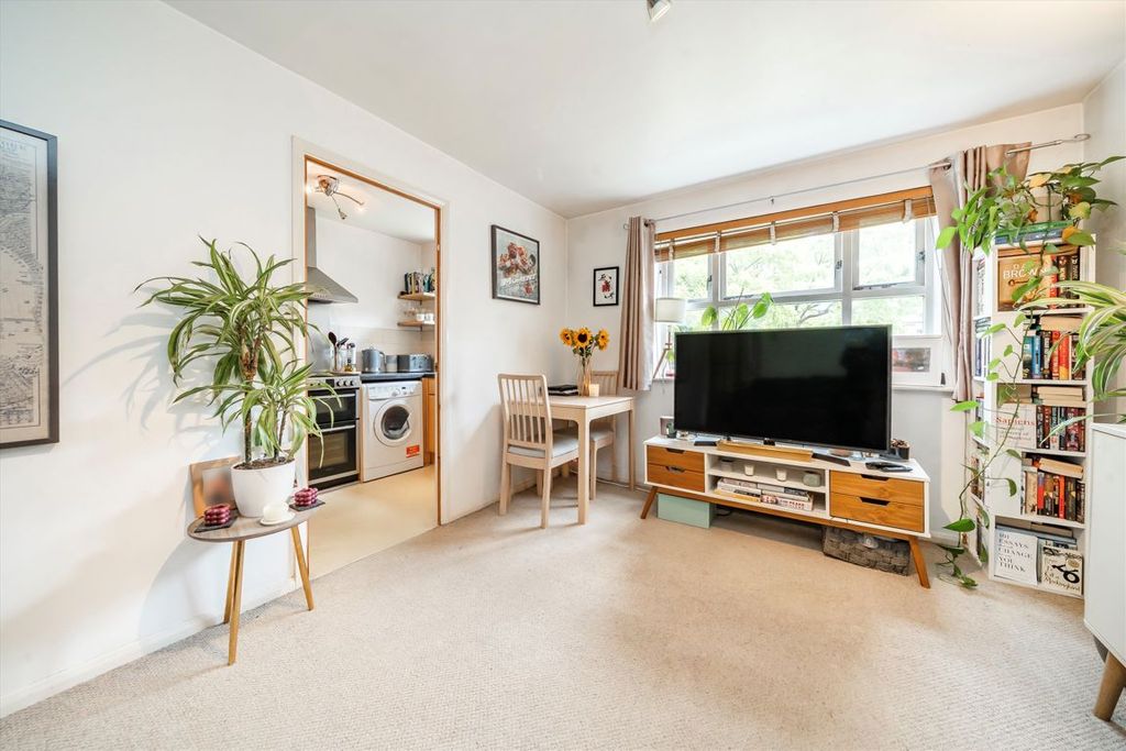 Property photo 2 of 6