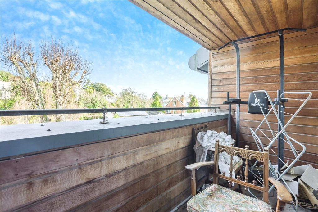 Property photo 2 of 14 Picture No. 16