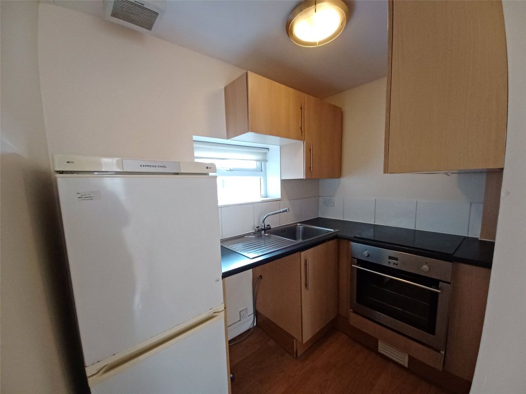 Property photo 3 of 6 Kitchen