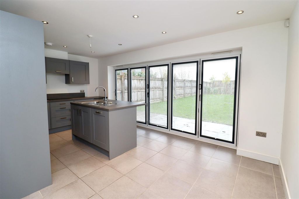 Property photo 3 of 13 Image00004.Jpeg