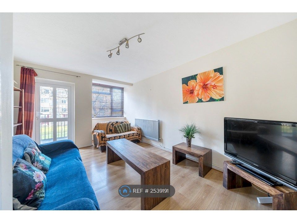 Property photo 1 of 19 Living Room
