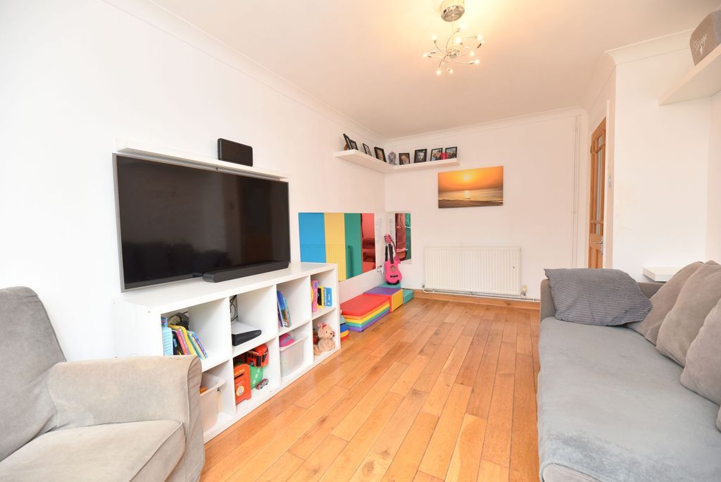 Property photo 3 of 16