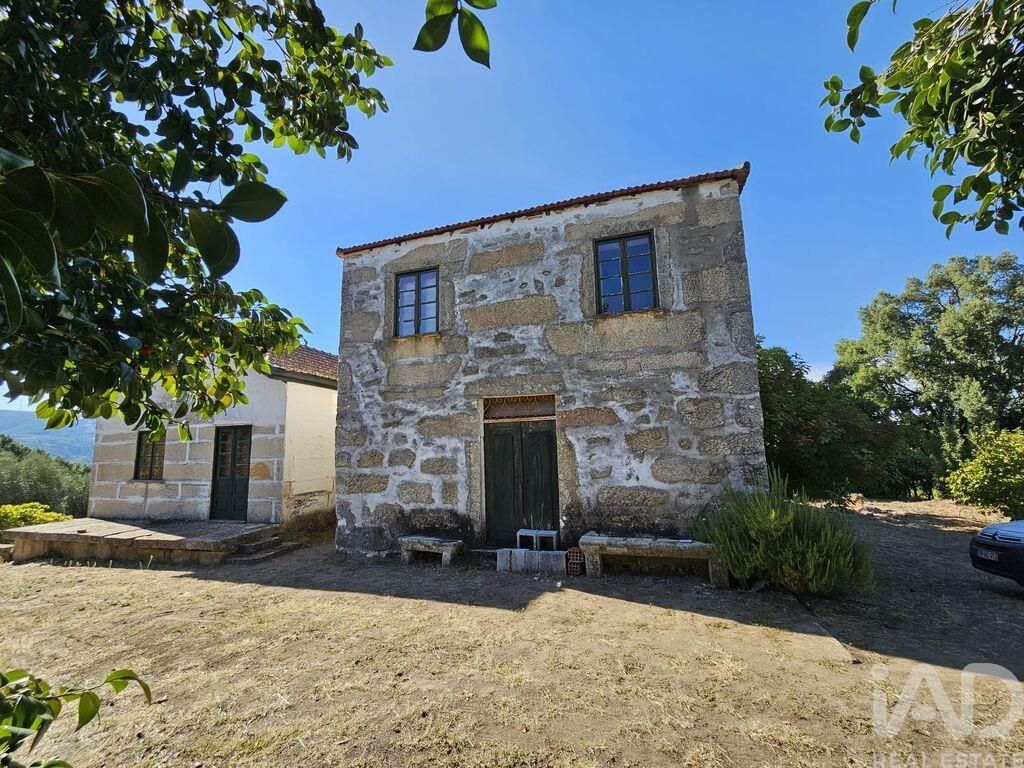 Property photo 2 of 40
