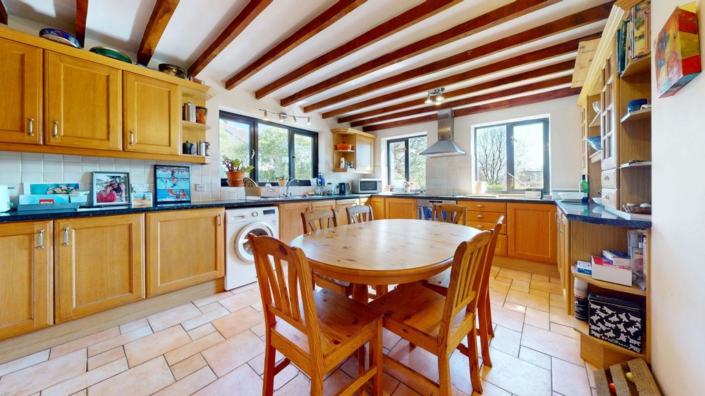 Property photo 2 of 35 4036644