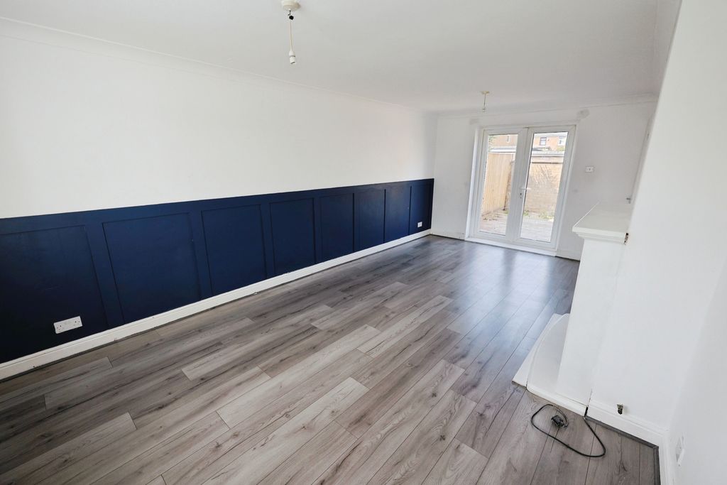 Property photo 3 of 13 Pbox-Img.Jpg