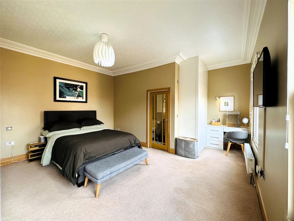 Property photo 3 of 26