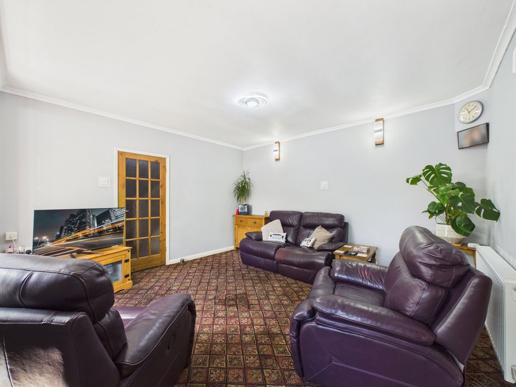 Property photo 3 of 25