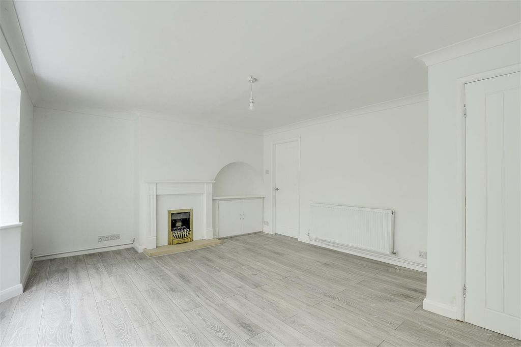 Property photo 3 of 15 02.Jpg