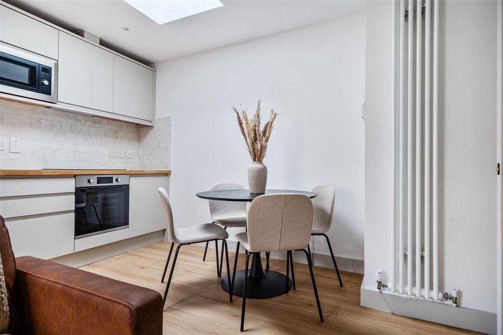 Property photo 2 of 12 1431689-2-69cd08388d84E.Jpg